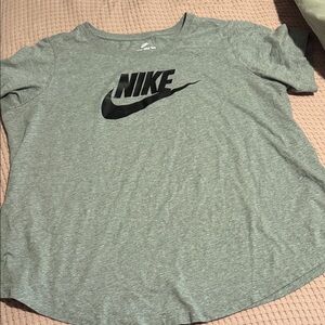 Nike Women's Heather Gray Short Sleeve Tee